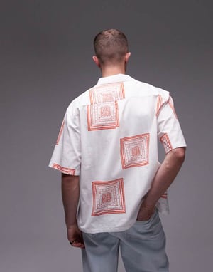 Topman – Vit skjorta med kort ärm och reversmönster