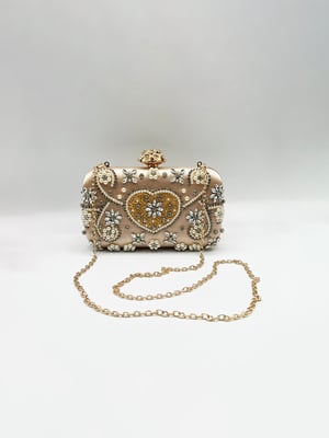 Embellished Heart Clutch Bag In Gold