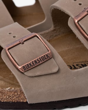 Arizona Arizona Geoliede Nubuck Leren Sandalen in Saliegroen