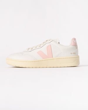 V-90 Womens Trainers Trainers in Ivory