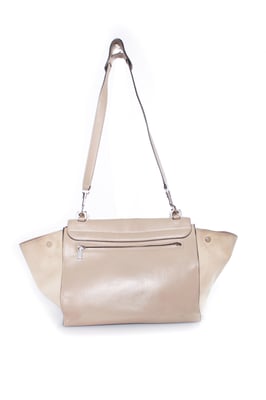 Celine Trapeze-väska i beige.