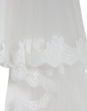 Vit blommig spets nylon golvlång brudslöja