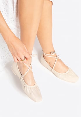 Wittchen Dames Ballerina's van echt leer met strikjes, beige