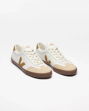 Volley VEJA Volley Leather Womens Trainers Trainers in White