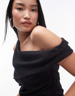 Topshop samordnad snodd off shoulder-topp i svart