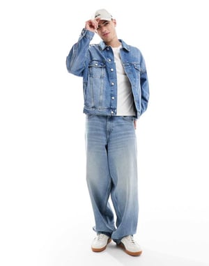 ASOS DESIGN oversized truckerjacka i mellanblekt blå