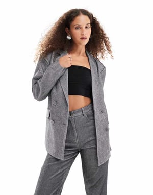 Amy Lynn metallisk box-blazer i silver-koord