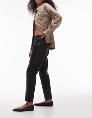 Topshop mid rise rak beskuren belagd jeans i svart