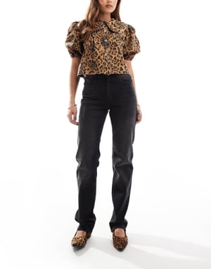 ONLY Jane mid waist rakajeans i tvättad svart