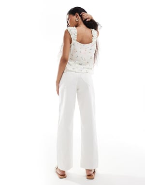 Miss Selfridge Petite hjärtficka rak benjean i ecru