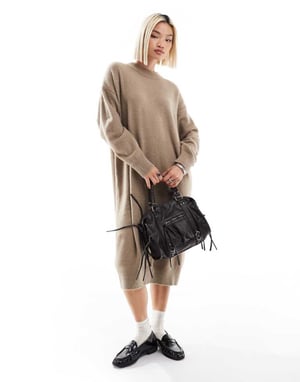 Monki långärmad stickad midiklänning i beige