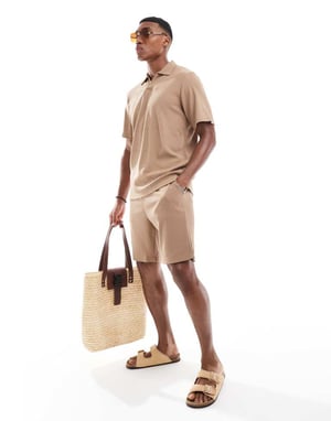 Jack & Jones koordinerad plysch polo med omklädd krage i khaki