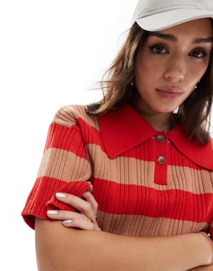 ASOS DESIGN stickad polo topp i ribb i ränder i orange och röd
