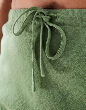 ASOS DESIGN Curve linne-look knytmidja sned maxi kjol i khaki
