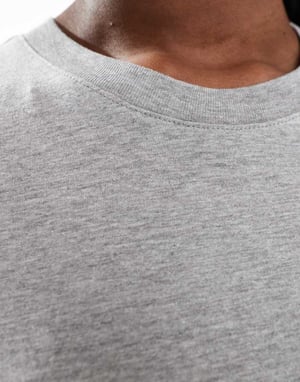 Monki kortärmad t-shirt i gråmelerad