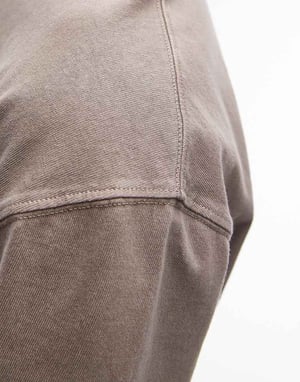 Topman avslappnad t-shirt i tvättad khaki