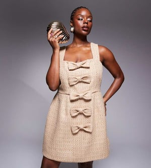 ASOS LUXE Curve utsmyckad boucle mini klänning i guld