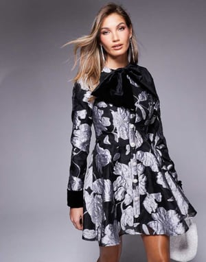 ASOS LUXE jacquard långärmad mini klänning med sammetsslips och dekorerade knappar i monochrom blomsterprint