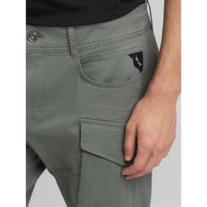 Replay M9873a heren cargo pant model joe rep