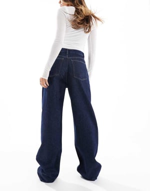 ASOS DESIGN ultimate flared jeans i indigo