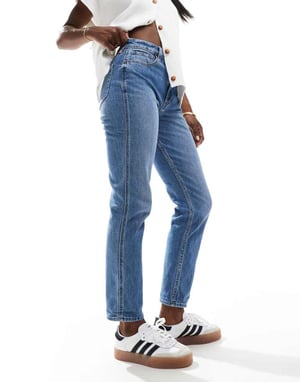 Hollister hög midja mom jeans i ljusblå med abrasion