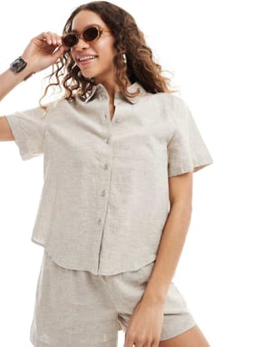 Monki co-ord kortärmad linne skjorta i beige
