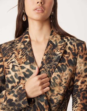 Miss Selfridge lång blazer klänning i djurmönster
