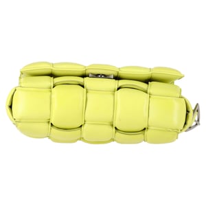 Bottega Veneta gewatteerde cassette schoudertas in pastelgroen lamsleer