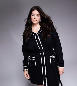 In the Style Plus kontrastkantad bälte mini koftklänning i svart