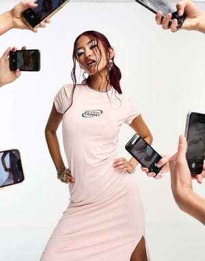 COLLUSION X TAMMY midaxi t-shirtklänning i rosa