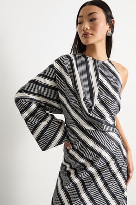 Petite Printed One Shoulder Twist Front Keyhole Satin Maxi Dress