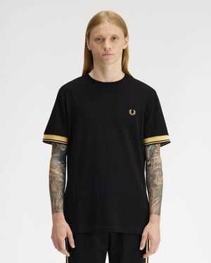T-Shirt in Black