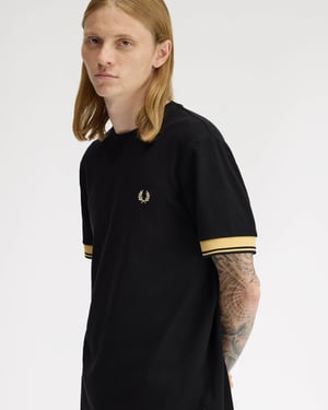 T-Shirt in Black