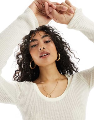 ASOS DESIGN stickad topp med rundad hals i stenfarbe
