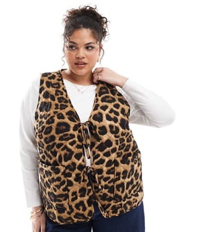 ONLY Curve quilted gilet in leopard print