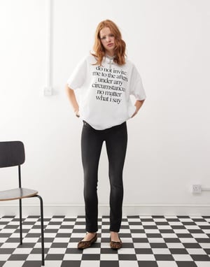 Cheap Monday Sleezie lågmidjade superstretch skinny jeans i rubin-tvättad svart