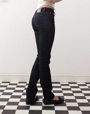 Cheap Monday Sleezie Straight ben låg midja super stretch jeans i blå tvätt