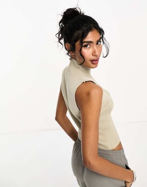 Sixth June stickad crop top i beige