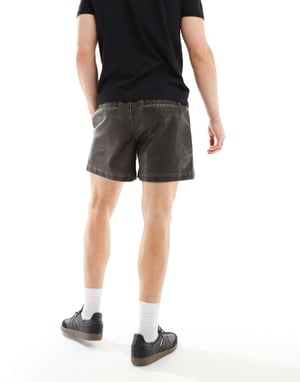 ASOS DESIGN shorts i kraftigt tvättad läderlook