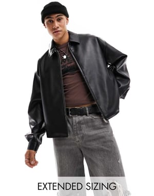 ASOS DESIGN oversized kort faux läder harringtonjacka i svart
