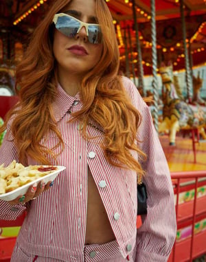 Labelrail x Laura Elizabeth Klein randig denimkort jacka koord i röd