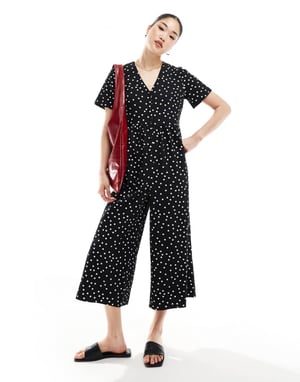 ASOS DESIGN kortärmad t-shirt jumpsuit i monokrom prickig mönster
