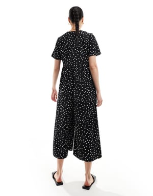ASOS DESIGN kortärmad t-shirt jumpsuit i monokrom prickig mönster