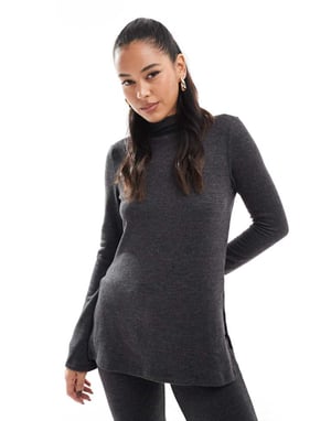 Vero Moda mixa och matcha supersoft topp med sidodelning i svart melange