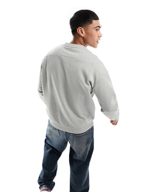 Calvin Klein lagererad gel logotröja i grått
