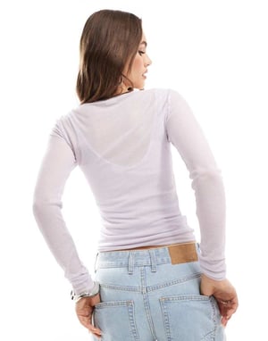 Abercrombie & Fitch långärmad lager-på-lager semi-transparent off-the-shoulder topp i lila