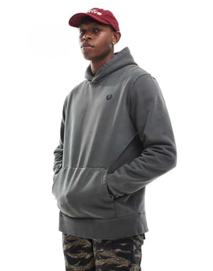 Fred Perry tungvikts hoodie i grått
