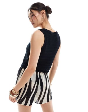 Abercrombie & Fitch virkad tanktop i svart