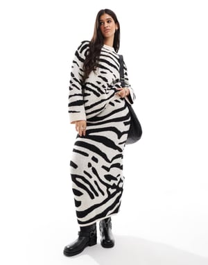 ASOS DESIGN stickad maxikjol i zebra-mönster