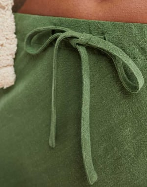 ASOS DESIGN linne-look knytmidja snedmaxikjol i khaki